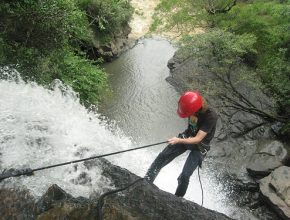 torrentismo or waterfall rappeling